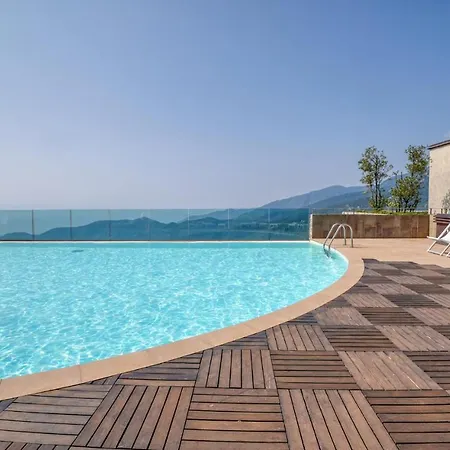 2 Bedroom Gorgeous In Magliolo-finale Ligure