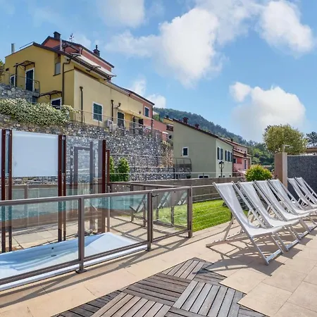 2 Bedroom Gorgeous In Magliolo-finale Ligure 펜션