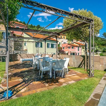 2 Bedroom Gorgeous In Magliolo-finale Ligure Magliolo