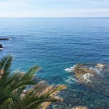 2 Bedroom Gorgeous In Magliolo-finale Ligure 펜션 Magliolo