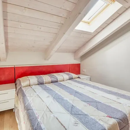 2 Bedroom Gorgeous In Magliolo-finale Ligure *