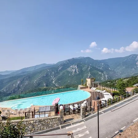 2 Bedroom Gorgeous In Magliolo-finale Ligure Casa vacanze *